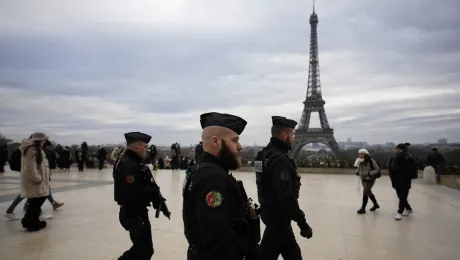 Επίθεση με μαχαίρι στο Παρίσι