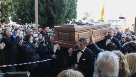 Η κηδεία του Βασίλη Καρρά