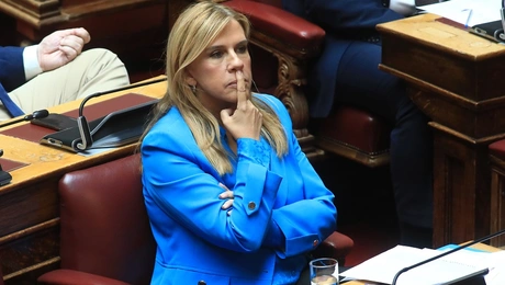 Η Ζωή Ράπτη στη Βουλή