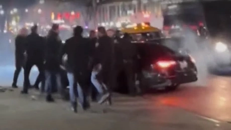 Το αυτοκίνητο του δράστη αφού σταμάτησε τη δολοφονική του επίθεση