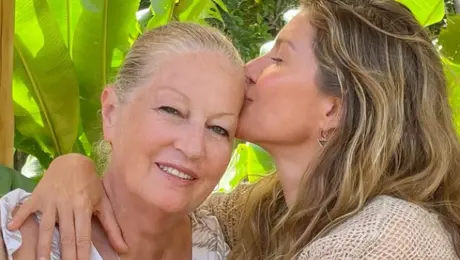  H Ζιζέλ με τη μητέρα της