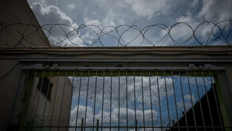 Κάγκελα στη φυλακή