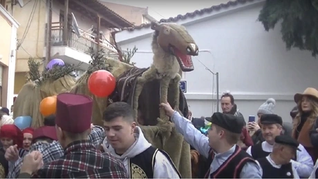 Η ξύλινη καμήλα που κάποτε «έσωσε» τη Μανιώ