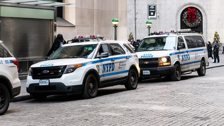 peripolika nea yorki.jpg