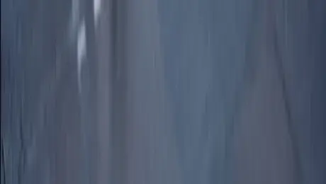 Αστυνομικοί έξω από πολυκατοικία