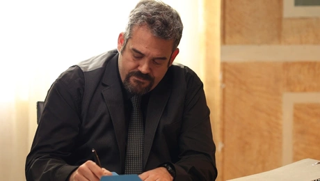 Ο Πυγμαλίων Δαδακαρίδης στη σειρά «Σασμός»