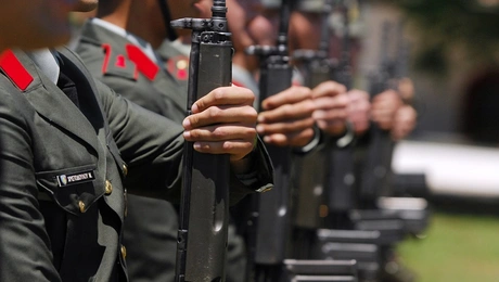 Στρατιώτες