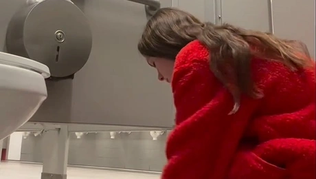 Καθάρισε μέχρι και τις τουαλέτες