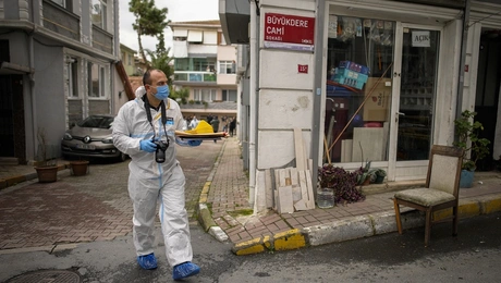 toyrkia epithesi ekklisia.jpg