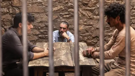 Ο Σωτήρης Τσαφούλιας στα γυρίσματα της σειράς «17 Κλωστές» της Cosmote TV