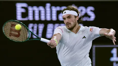 Τσιτσιπάς εναντίον Τζόρνταν Τόμσον, στον 2ο γύρο της διοργάνωσης