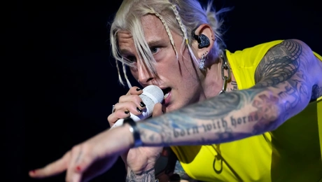 Ο Machine Gun Kelly σε συναυλία του