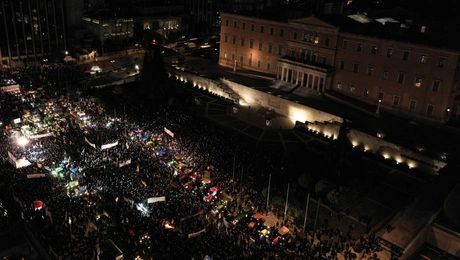 Οι αγρότες με τα τρακτέρ στο Σύνταγμα