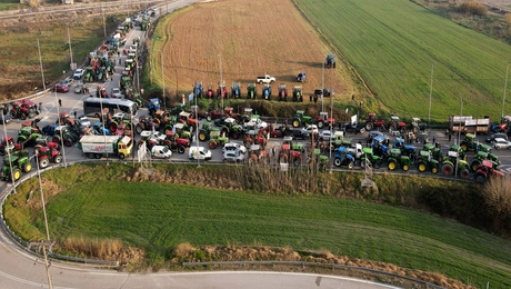 agrotes-trakter-comvoy