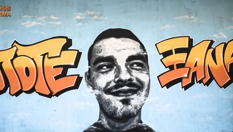 Ένα γκράφιτι με το πρόσωπο του 19χρονου Άλκη.