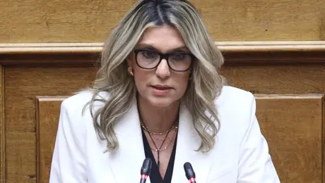 Η Άννα Καραμανλή