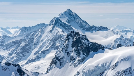 Βουνό με χιόνια