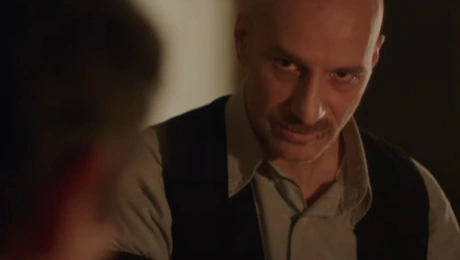 Η Παραλία: Ο Γράντος σε σκηνή της σειράς