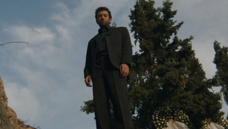 Η Παραλία: Ο Χάρι σε σκηνή της σειράς