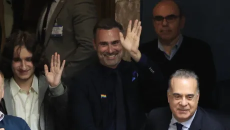 Γιώργος Καπουτζίδης και Φώτης Σεργουλόπουλος στη Βουλή