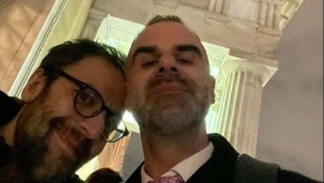 Ο Αύγουστος Κορτώ με τον σύντροφό του