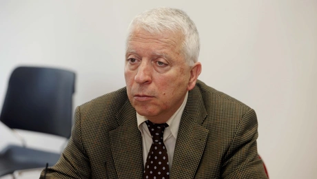 Κώστας Μουτζούρης