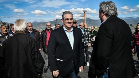 Στα μπλόκα των αγροτών ο Δημήτρης Κουτσούμπας