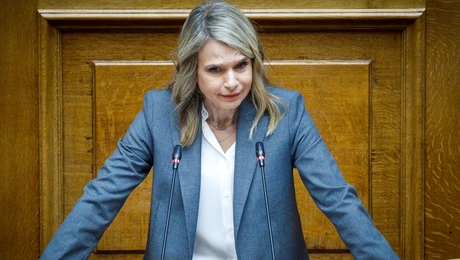 Μιλένα Αποστολάκη στη Βουλή