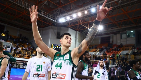 Ο Ντίνος Μήτογλου