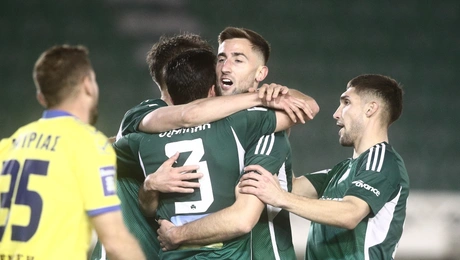 Ο Σπόραρ πανηγυρίζει γκολ του Παναθηναϊκού