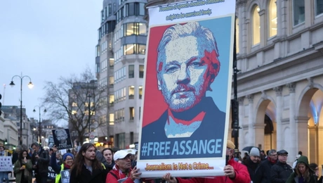 Διαδήλωση υπέρ του Τζούλιαν Ασάνζ