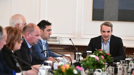 Συνάντηση Μητσοτάκη με εκπροσώπους των αγροτών Θεσσαλίας