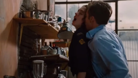 Ερωτική σκηνή από την ταινία Lovee & other Drugs