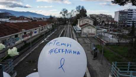 Φόρος τιμής στα Τέμπη