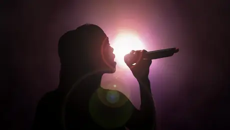 Τραγουδίστρια