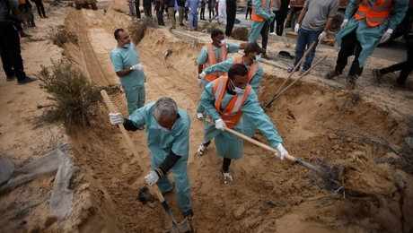 Ομαδικός τάφος στη Χαν Γιουνίς