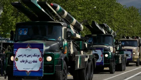 Πύραυλοι σε στρατιωτική παρέλαση στην Τεχεράνη