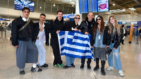 Η Μαρίνα Σάττι με την ελληνική αποστολή