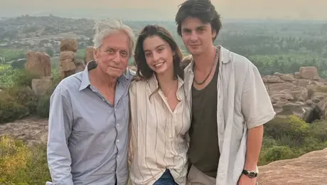 Ο Μάικλ Ντάγκλας με την κόρη του, Κάρις και τον γιο του, Ντύλαν