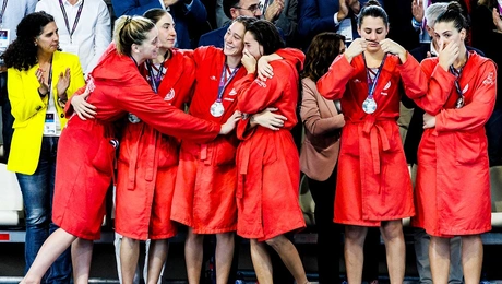 olympiakos-polo-gynaikes