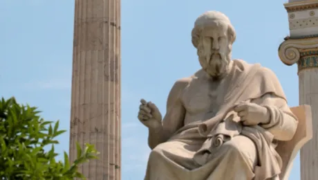 Άγαλμα του Πλάτωνα στην Ακαδημία Αθηνών