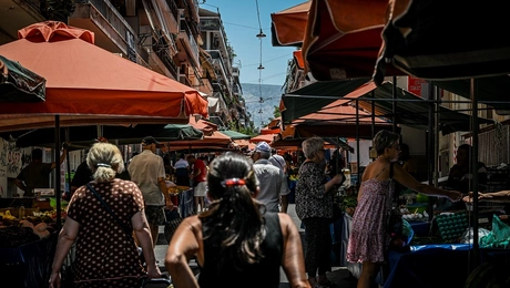 Καύσωνας σε λαϊκή αγορά