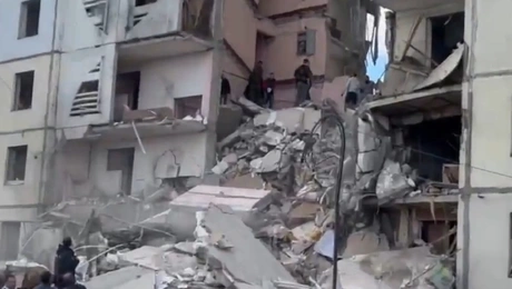 Κατέρρευσε πολυώροφο τμήμα κτιρίου στη Ρωσία 