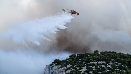 Φωτιά στην Πάρνηθα