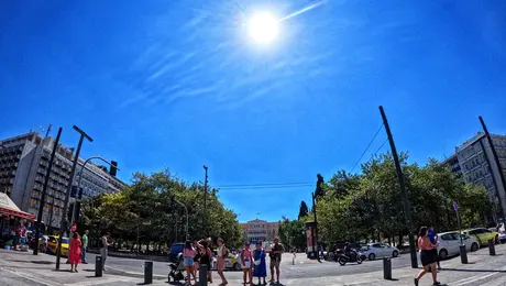 Καύσωνας στο κέντρο της Αθήνας