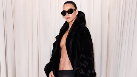 Η Κέιτι Πέρι στο σόου του οίκου Balenciaga στην Εβδομάδα Μόδας στο Παρίσι