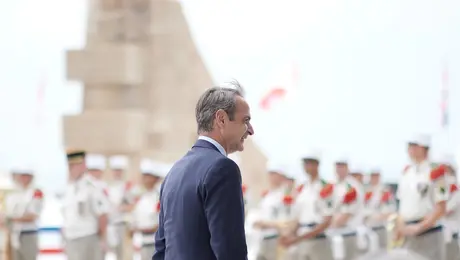 Ο Κυριάκος Μητσοτάκης σε φρεγάτα Belharra