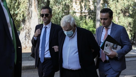 Μεταγωγή κατηγορούμενου για το σκάνδαλο Folli Follie