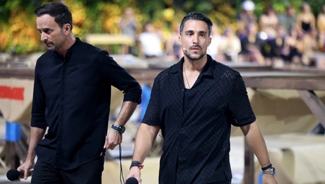 Ο Σάκης Κατσούλης με τον Γιώργο Λιανό στον τελικό του Survivor 2024