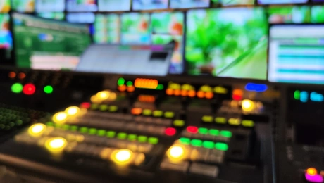 Control room σε τηλεοπτικό σταθμό